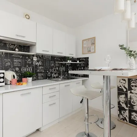 Affordable Underground Near Pge Narodowy By Renters Varsóvia