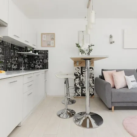 Affordable Underground Near Pge Narodowy By Renters דירה *